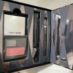 💫💫HIGH ROLLER SMOKEY EYE PENCIL& BLUSH💫💫